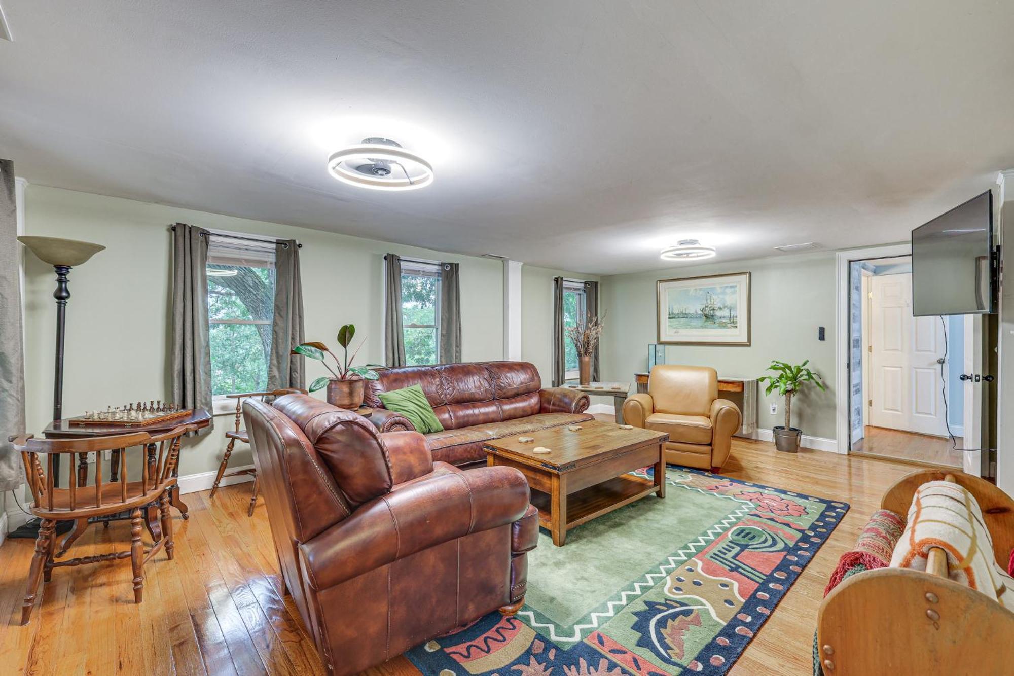 Quintessential New England Home With Patio And Grill! Putnam Eksteriør bilde